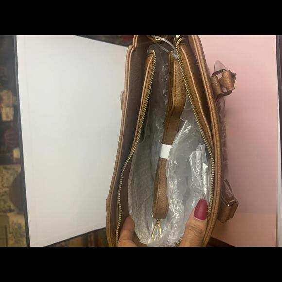 NWT Daisy Fuentes Purse MSRP $88 - Picture 5 of 5